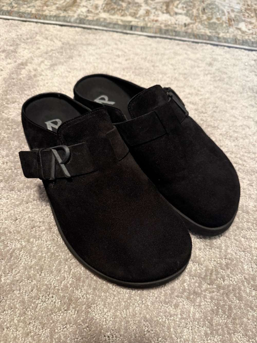 Represent Initial Mule - Black